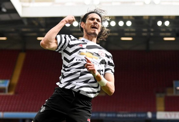 Manchester United hace oficial la renovación de Cavani