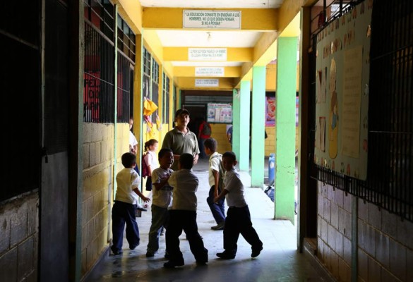 Fusión de escuelas hondureñas genera conflictos
