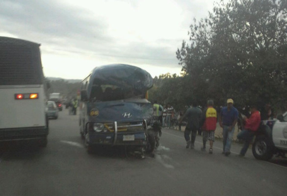 Un muerto deja choque de vehículos en el sur de Honduras
