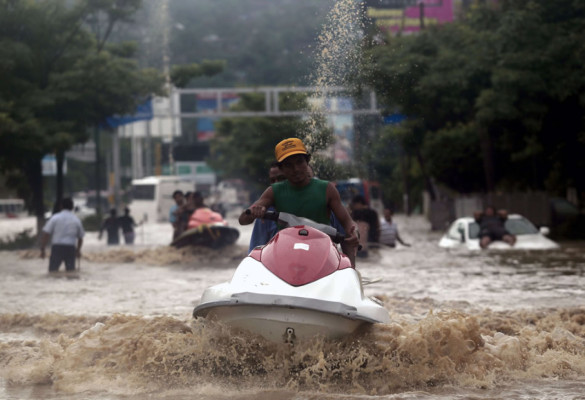 Un puente aéreo de emergencia comienza a volar hacia Acapulco