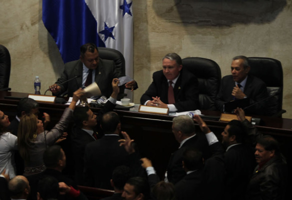 Fotos del zafarrancho en el Congreso Nacional de Honduras