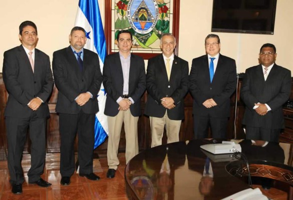 Juramentan a nuevos magistrados del Tribunal Supremo Electoral de Honduras