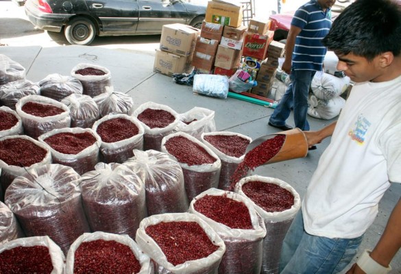 Honduras: a la venta 2,400 quintales de frijol rojo en todo el país