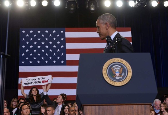 Obama recibió un fuerte reclamo en su visita a Chicago para defender plan migratorio