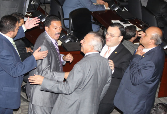 Fotos del zafarrancho en el Congreso Nacional de Honduras