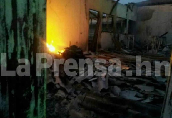 Honduras: Las fotos del incendio en la alcaldía de San Luis, Comayagua