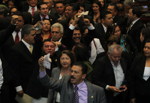 Fotos del zafarrancho en el Congreso Nacional de Honduras