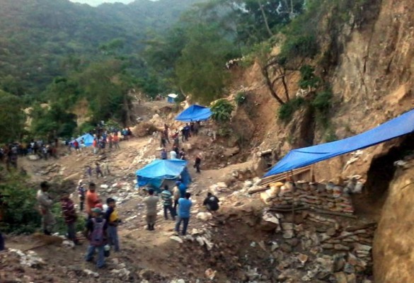Once mineros hondureños atrapados a 80 metros bajo tierra