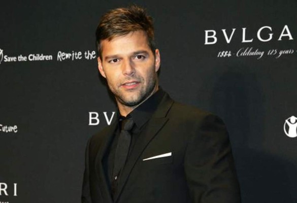 Demandan a Ricky Martin por $10 millones