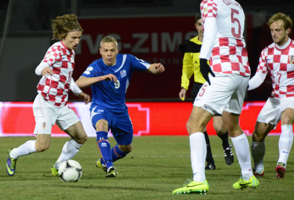 Croacia saca un empate favorable ante una Islandia con diez