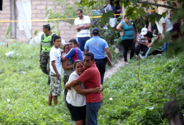 En su casa ultiman a balazos a quinceañera en Las Joyas