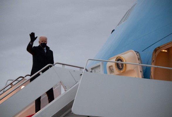 Intruso se cuela en la base donde se guarda el avión presidencial que traslada a Joe Biden
