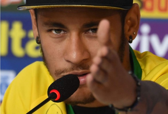 Neymar: 'Messi merece ser campeón, animo a Argentina en la final'