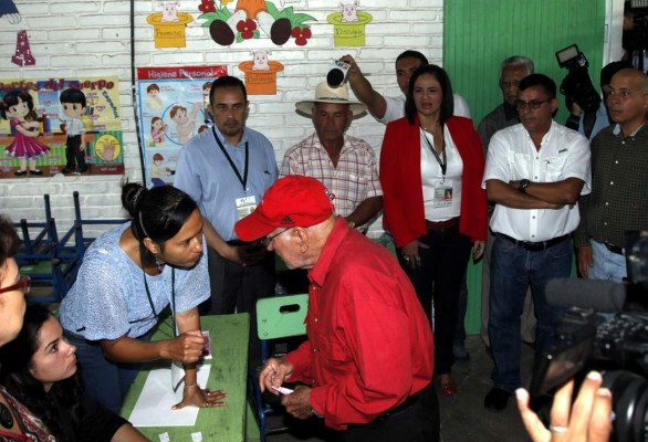 El liberal, Leny Flores gana la alcaldía de San Luis, Comayagua