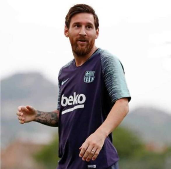 Messi tenía dos años de no quitarse la barba.