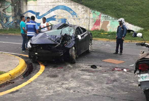 Un hombre muerto y dos heridos deja accidente en bulevar de San Pedro Sula