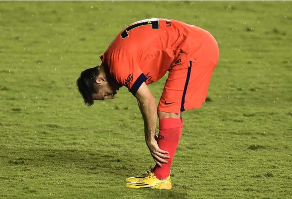 El líder Barcelona golea en su visita al Levante con un gran Messi