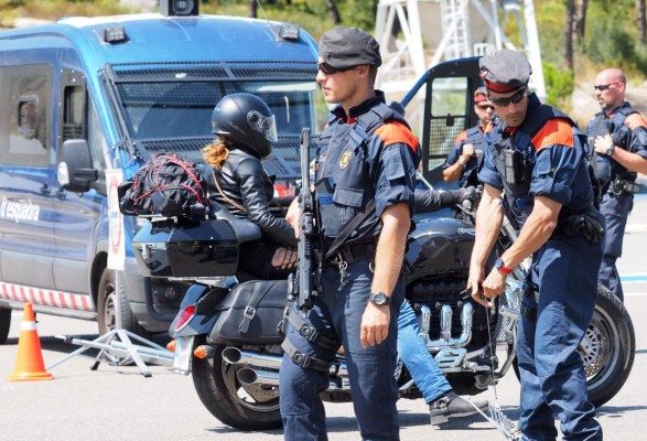 Francia se une a la cacería del autor del atentado en Barcelona
