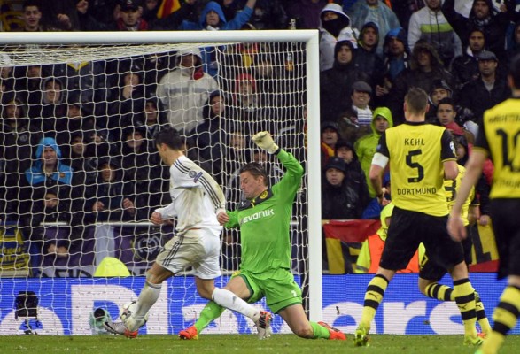 Real Madrid golea al Borussia Dortmund y pone un pie en semifinales