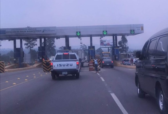 Policía desaloja a conductores de rastra en la carretera CA-5