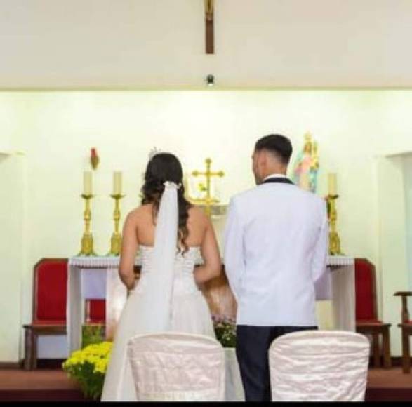 'Me casé con el amor de mi vida', escribió un emocionado José Cañete al mostrar lo que fue la boda.
