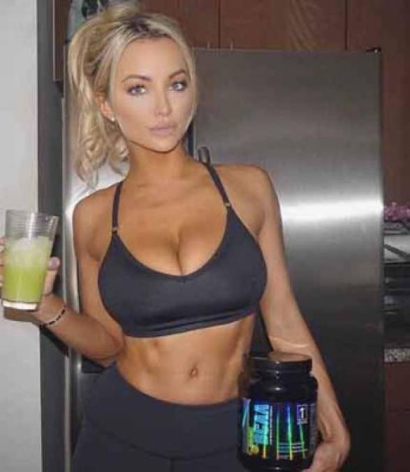 @LindseyPelas es la cuenta oficial de Twitter de la bella modelo.