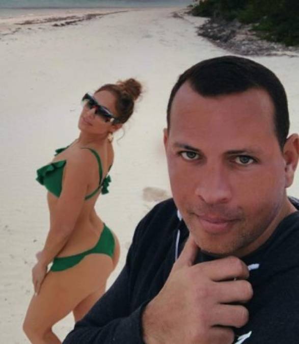 JLo y Alex Rodríguez se comprometieron el fin de semana dando un paso más a su relación y convirtiéndose en una de las parejas favoritas del mundo del espectáculo.