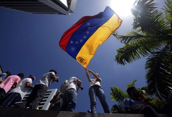 ¿Estás de acuerdo que Venezuela le exija visa a los estadounidenses?