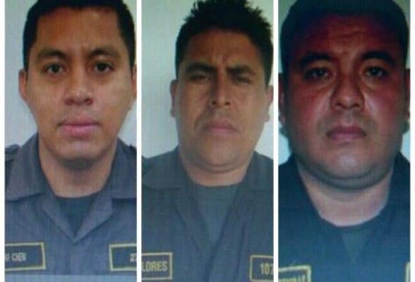 Detienen a tres policías por recibir soborno de migrantes hondureños
