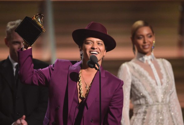 Bruno Mars cantará en los Grammy  