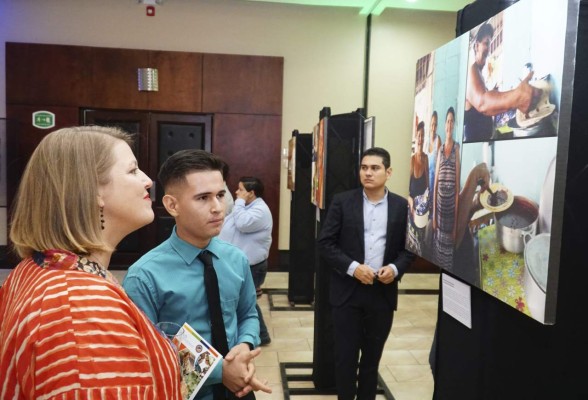 Jóvenes exponen en sus fotografías el lado positivo de Rivera Hernández