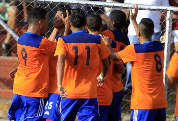 La UPNFM de Chelato Uclés avanza a semifinales en el Ascenso