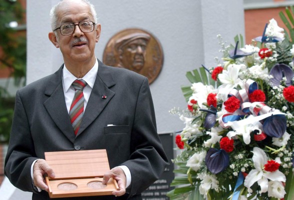 Muerte del ilustre Óscar Acosta enluta la literatura de Honduras