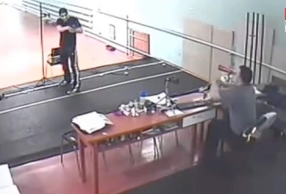 Video: Un menor mata a su profesor de un disparo en la cabeza