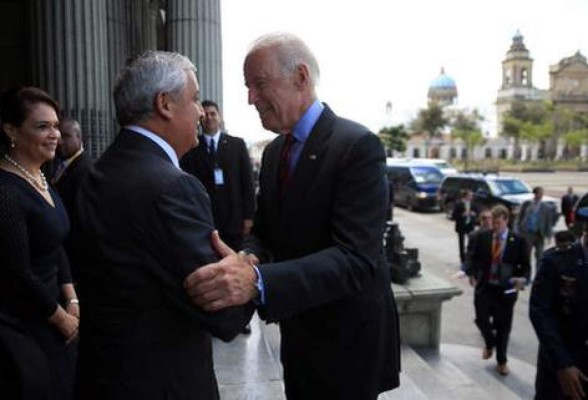 Piden a Biden hablar de corrupción en el Triángulo Norte