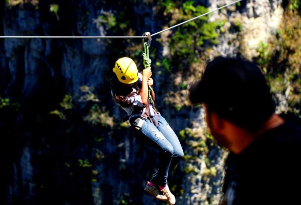 'Canopy” y 'river tubing”, aventuras extremas en el occidente de Honduras