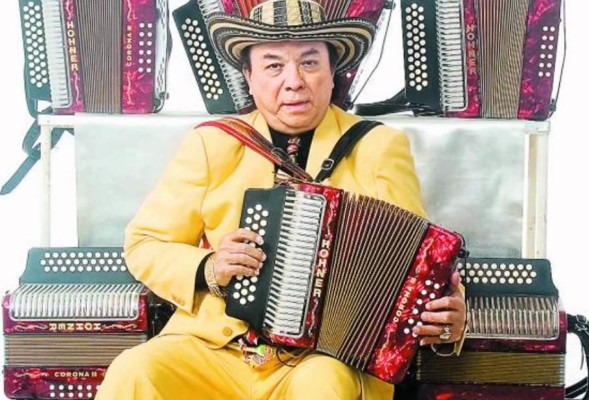 Pandilleros prohíben a Aniceto Molina cantar 'El Peluquero Salvatrucha'