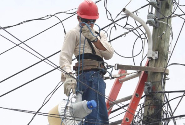 Operadores privados deberán absorber al personal de la Enee