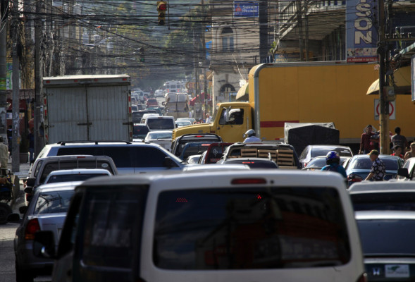 Tráfico vehicular causa estrés y ataques de ira a los conductores