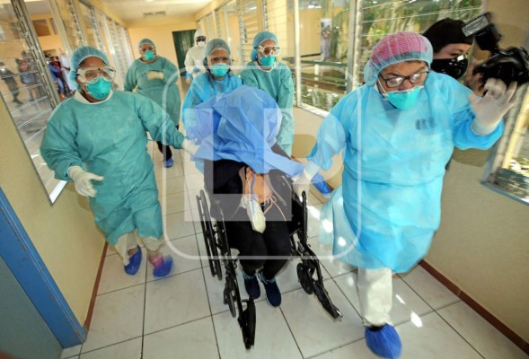 El personal médico y del aeropuerto activaron las acciones establecidas.