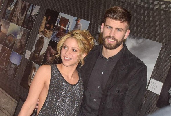 Shakira y Piqué son sensación en las redes con romántica foto en un 'car wash'