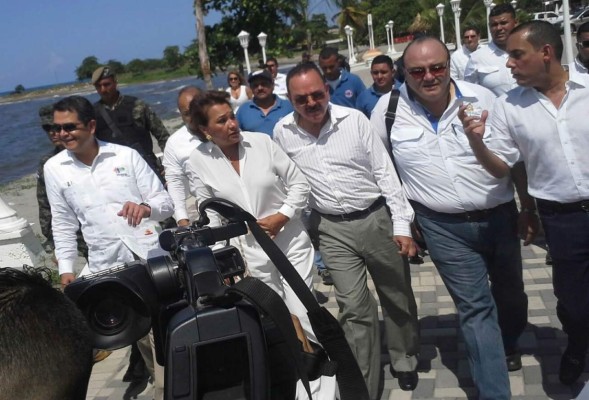 Juan Orlando Hernández inaugura proyectos en el Caribe hondureño