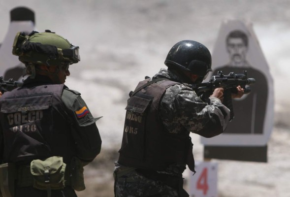 Expertos de EUA y Colombia preparan a policías Tigres de Honduras