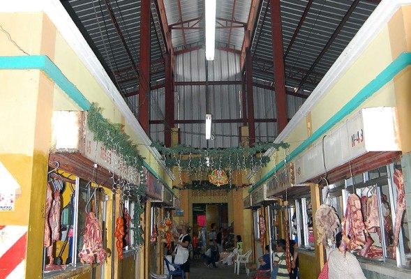 Alcaldía inicia reparación de los mercados municipales Central y Medina