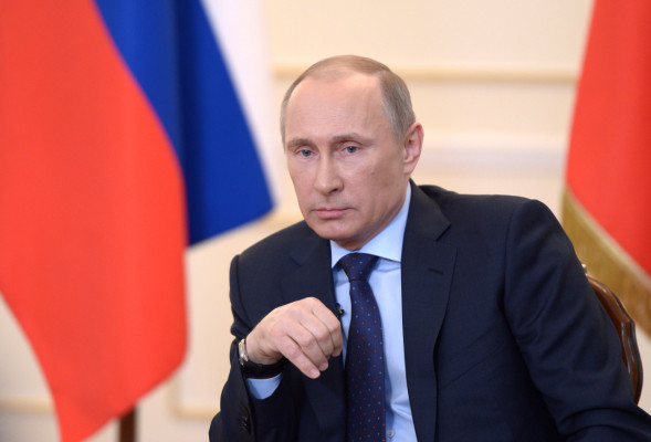 Rusia podría intervenir en Ucrania con total legitimidad: Putin 