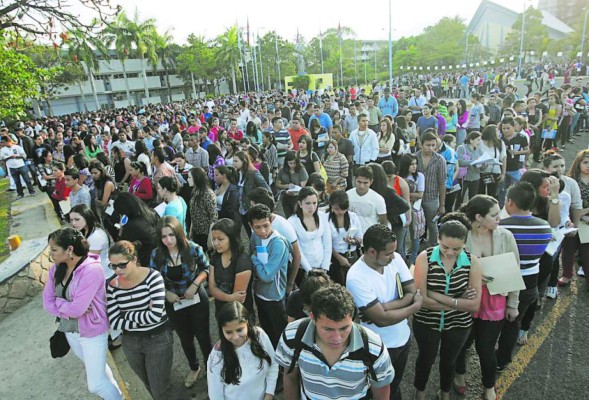 Honduras: Casi 14 mil estudiantes intentan ingresar a la Unah  