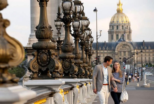 Turismo en París bajó hasta 30% tras atentados