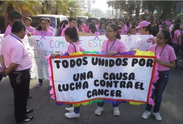 Liga contra el Cáncer celebra 50 años de ayuda