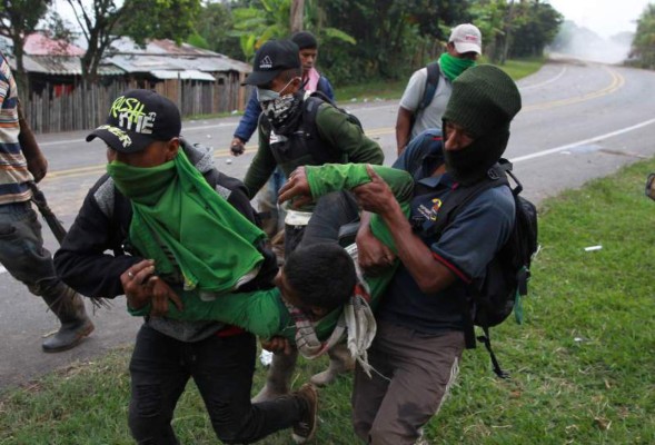 Escasez de combustible por protestas de indígenas en Colombia