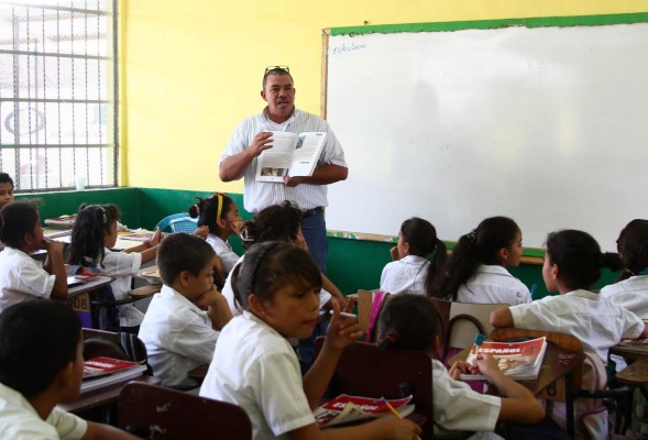 Demandan maestros en centros básicos de Honduras